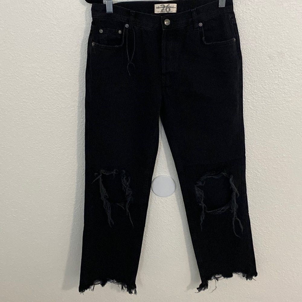 NWOT- Free People- Black Maggie Mid RiseDistressed Jeans- Size 26/ US 2